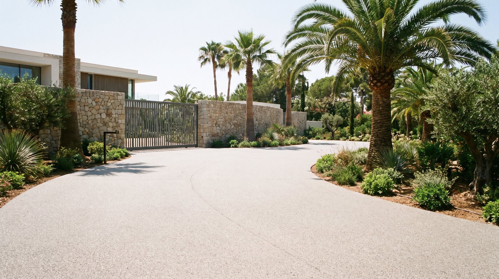 Villa driveway finished in Stone Carpet